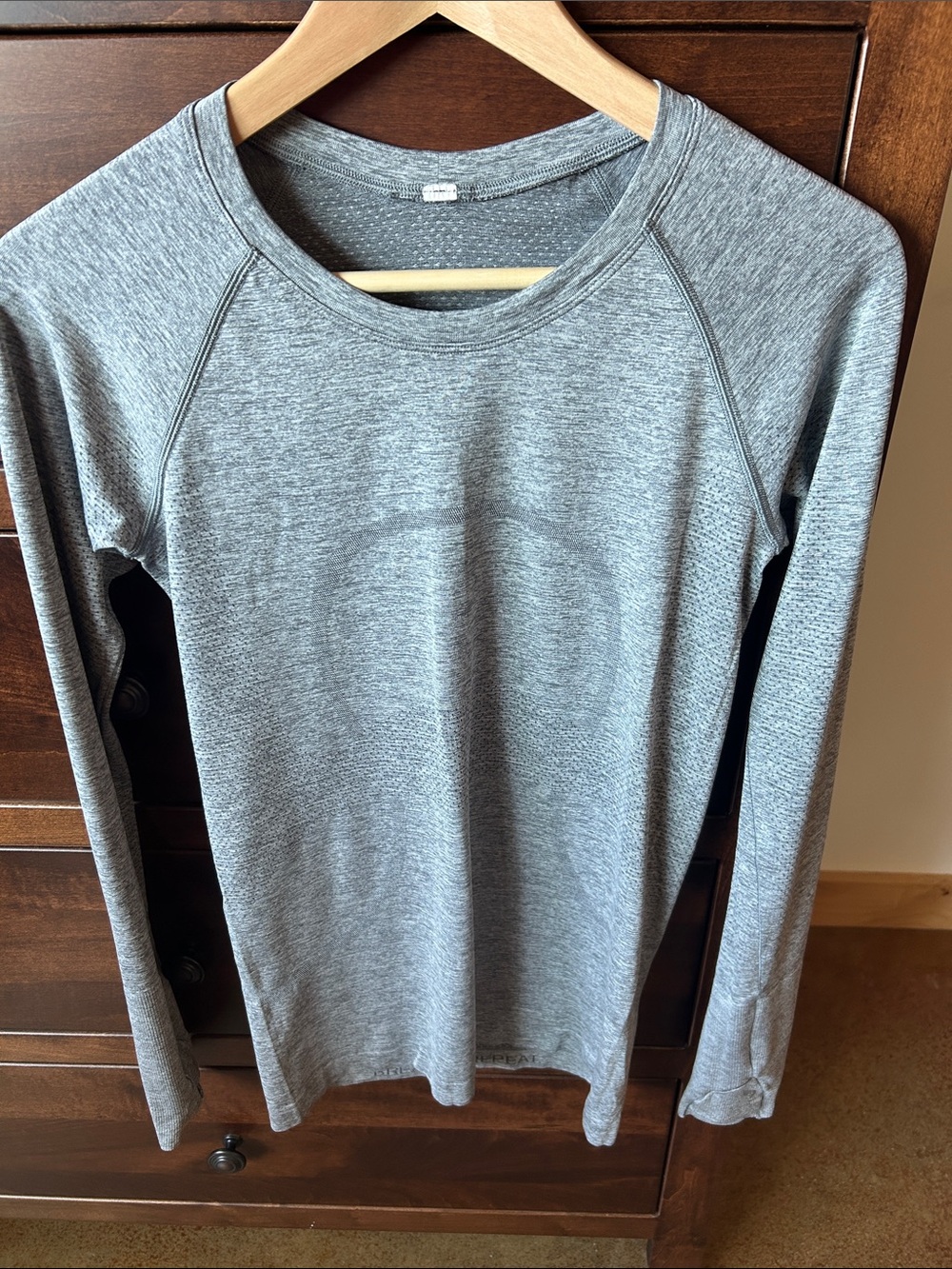lululemon athletica Gray Long-Sleeve Crew Neck Top